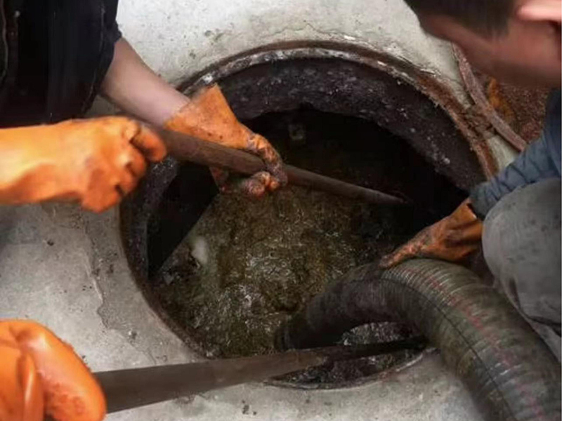 四川清理化粪池时如何避免沼气的危害？